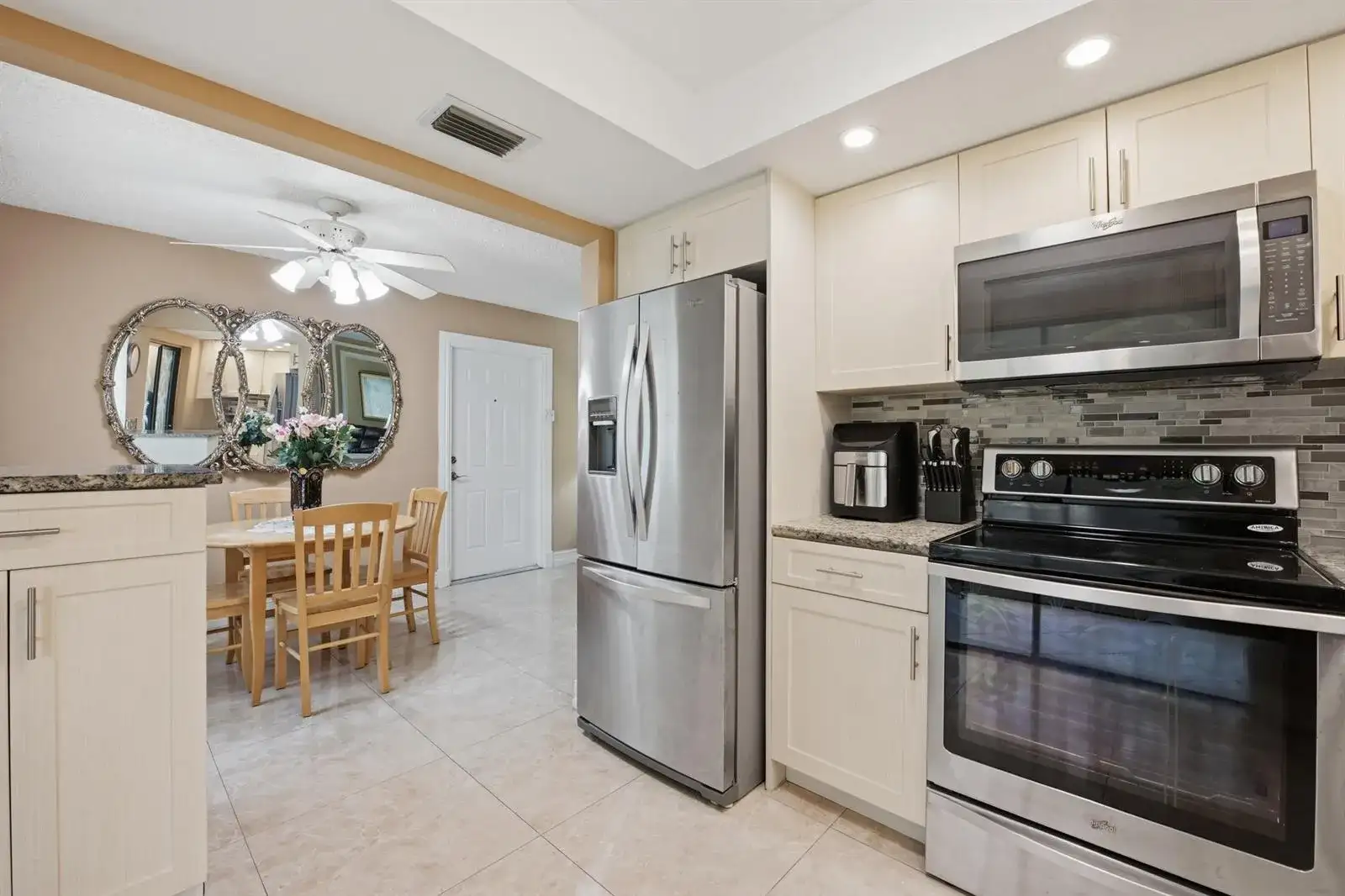 54 Capri B, Delray Beach FL 33484 photo 3