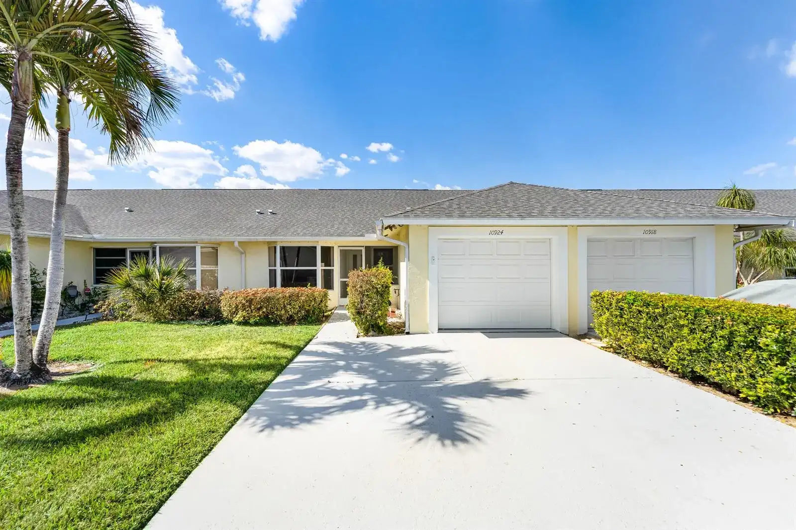 10924 SE Stonehill Lane, Hobe Sound FL 33455 photo 2