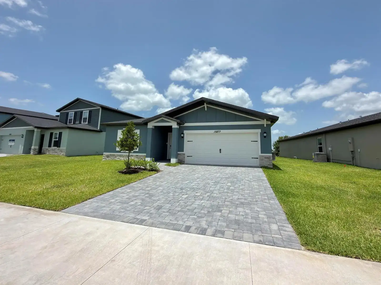 15877 SW Vine Drive, FL 34956 photo 2
