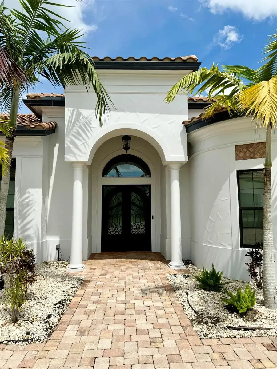 134 SE Fiore Bello, Port St. Lucie FL 34952 photo 2