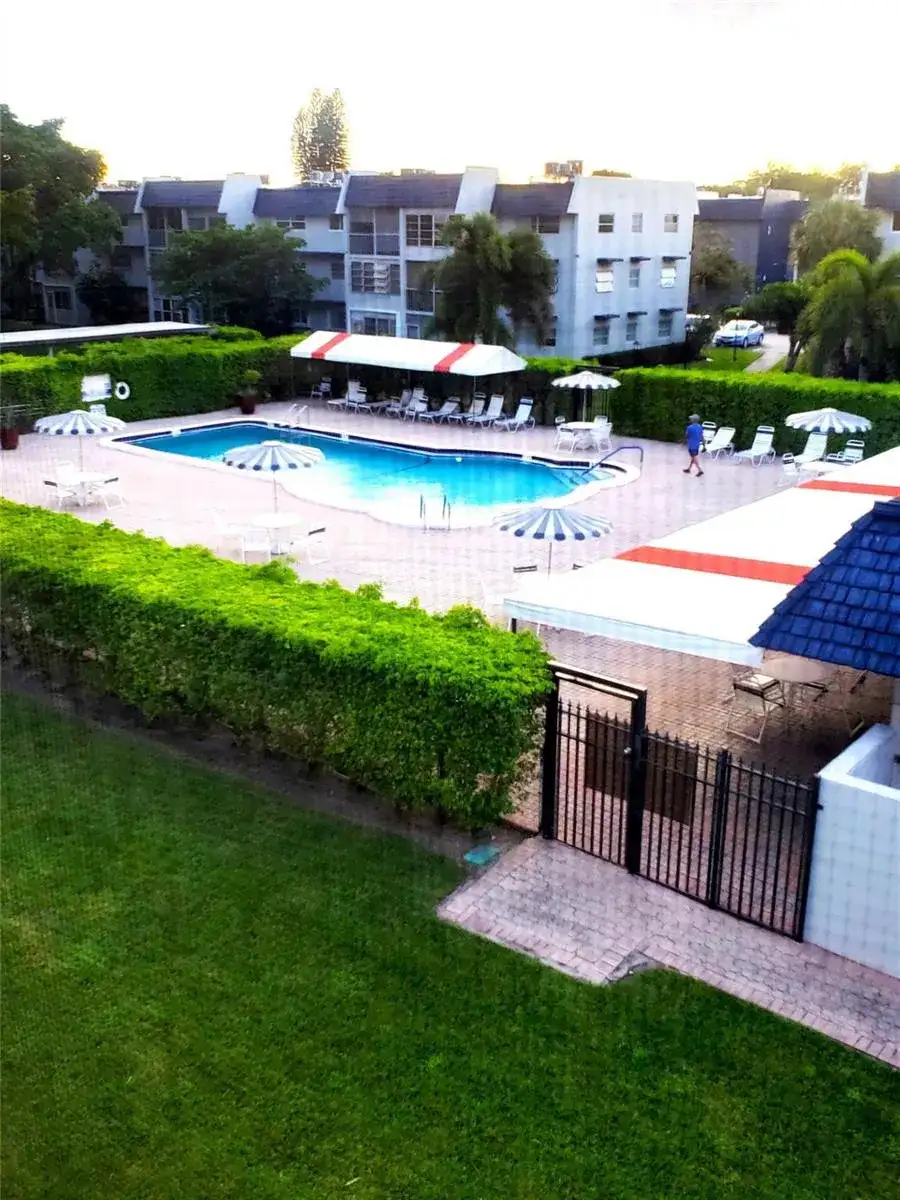 7897 Golf Circle Drive # 303, Margate FL 33063 photo 4