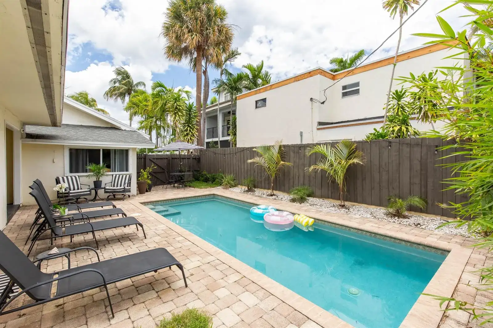 210 Malverne Road, West Palm Beach FL 33405 photo 3