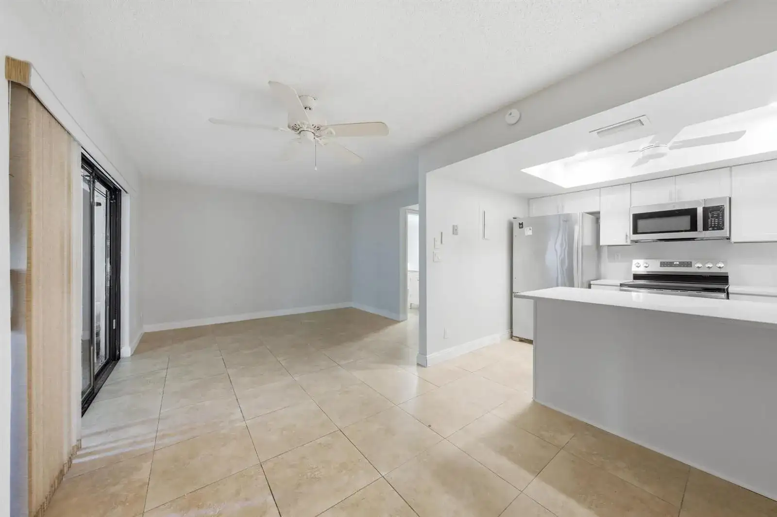 52 Canterbury Lane, Tamarac FL 33319 photo 2
