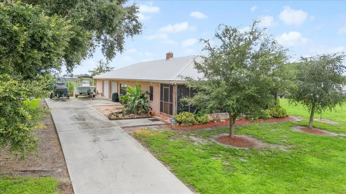 1121 River Road, Moore Haven FL 33471 photo 2