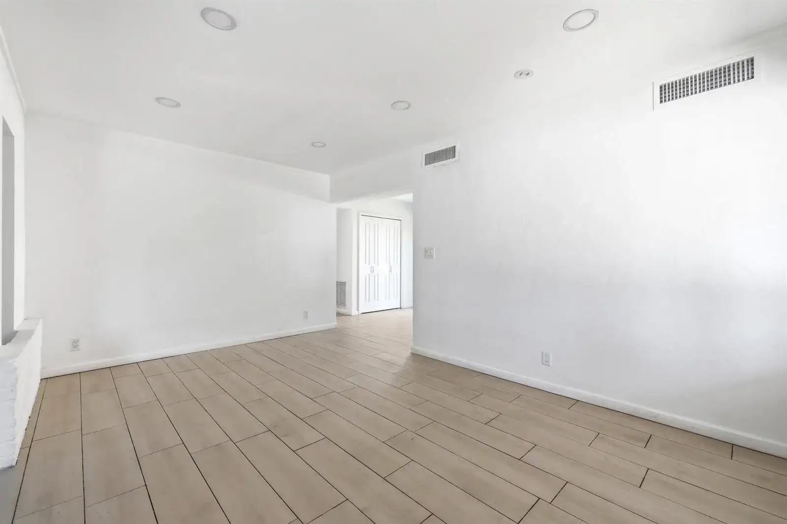 1225 15th Avenue N, FL 33460 photo 3