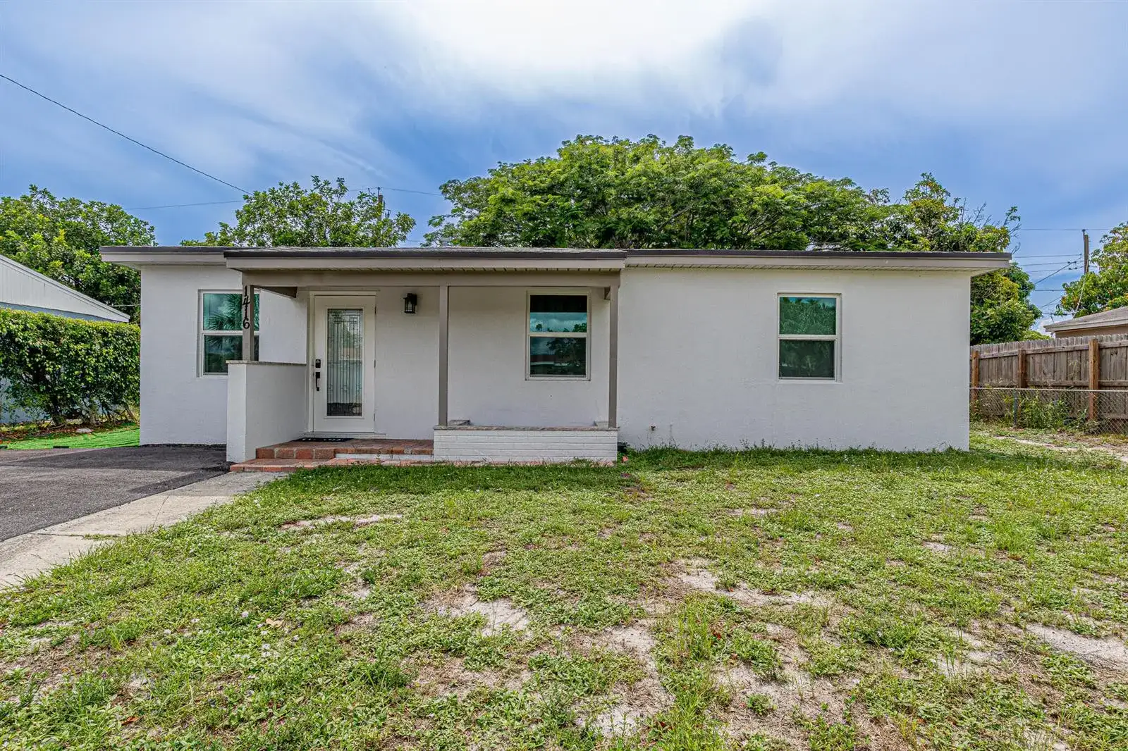 1416 S C Street, FL 33460 photo 2