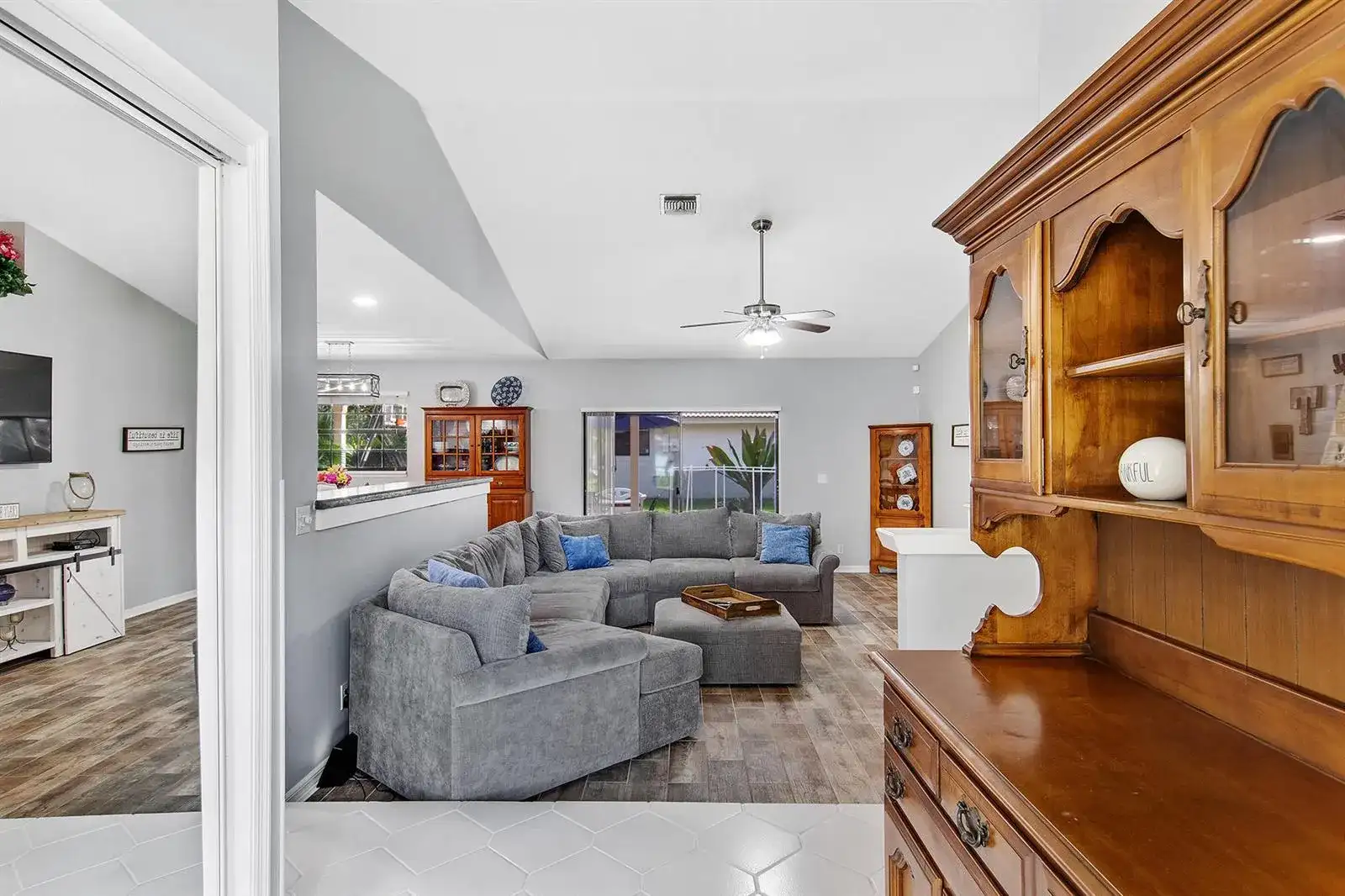 912 Blueberry Drive, Wellington FL 33414 photo 4