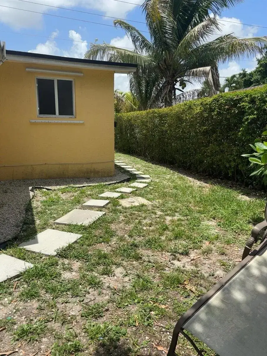 911 Opa Locka Boulevard, Miami FL 33168 photo 3