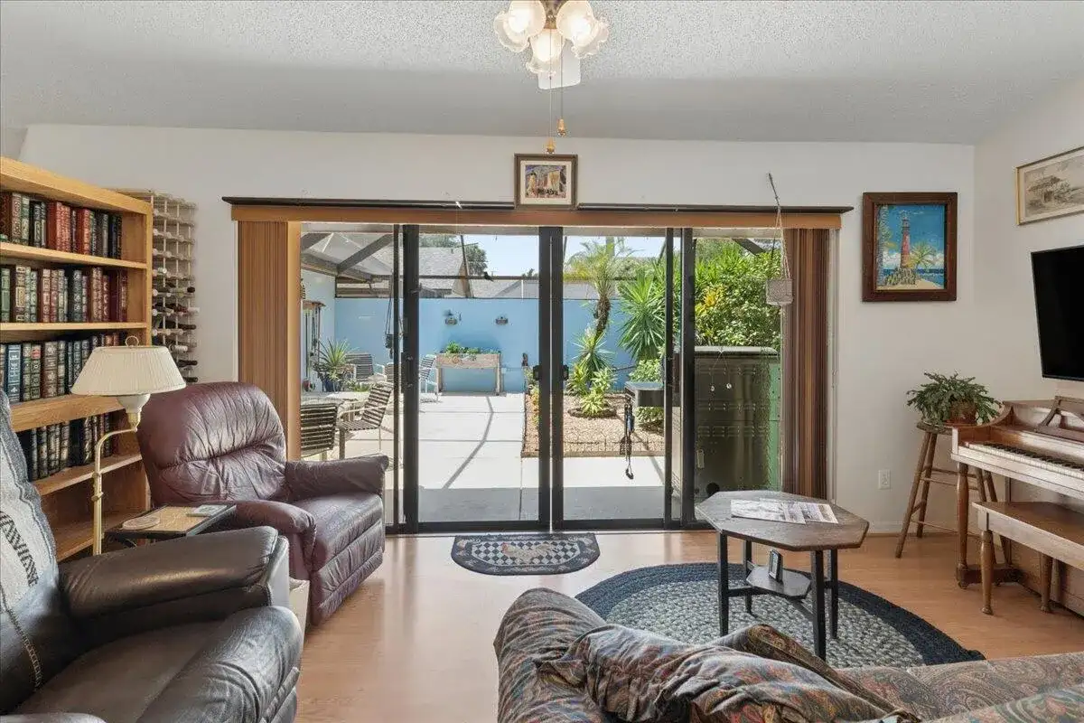 6287 N Mirror Lake Drive, Sebastian FL 32958 photo 2
