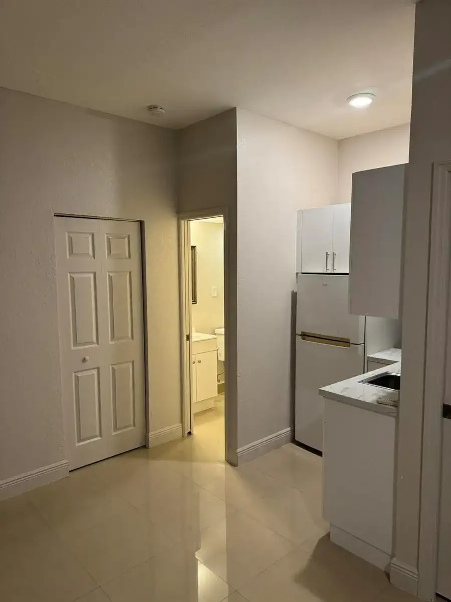 9033 NW 174th Street, Hialeah FL 33018 photo 5
