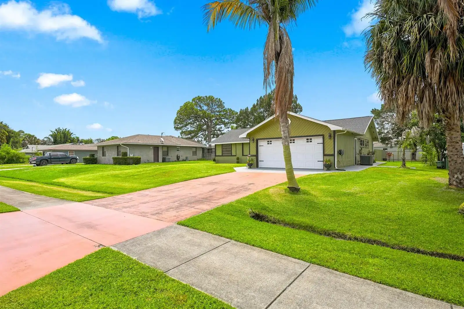 450 SE Thornhill Drive, Port St. Lucie FL 34983 photo 3