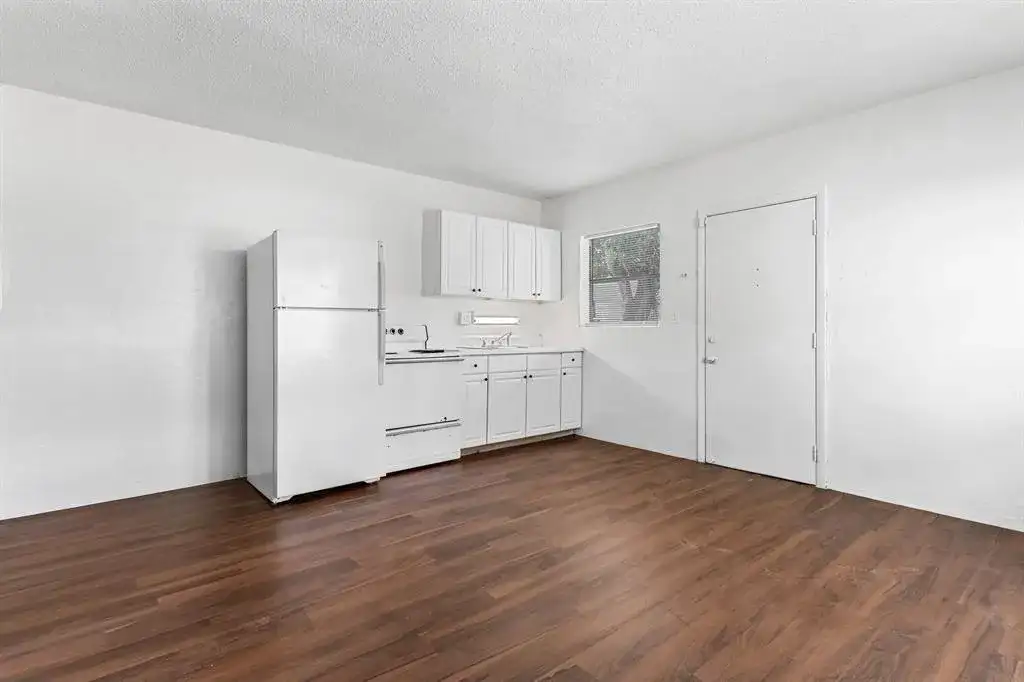 279 SW 1ST Street # 4, Deerfield Beach FL 33441 photo 2