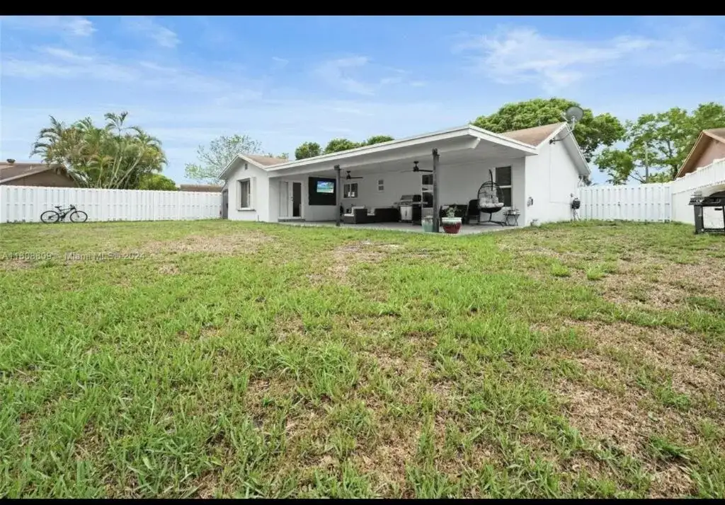 2510 NW 110th Terrace, Sunrise FL 33322 photo 2