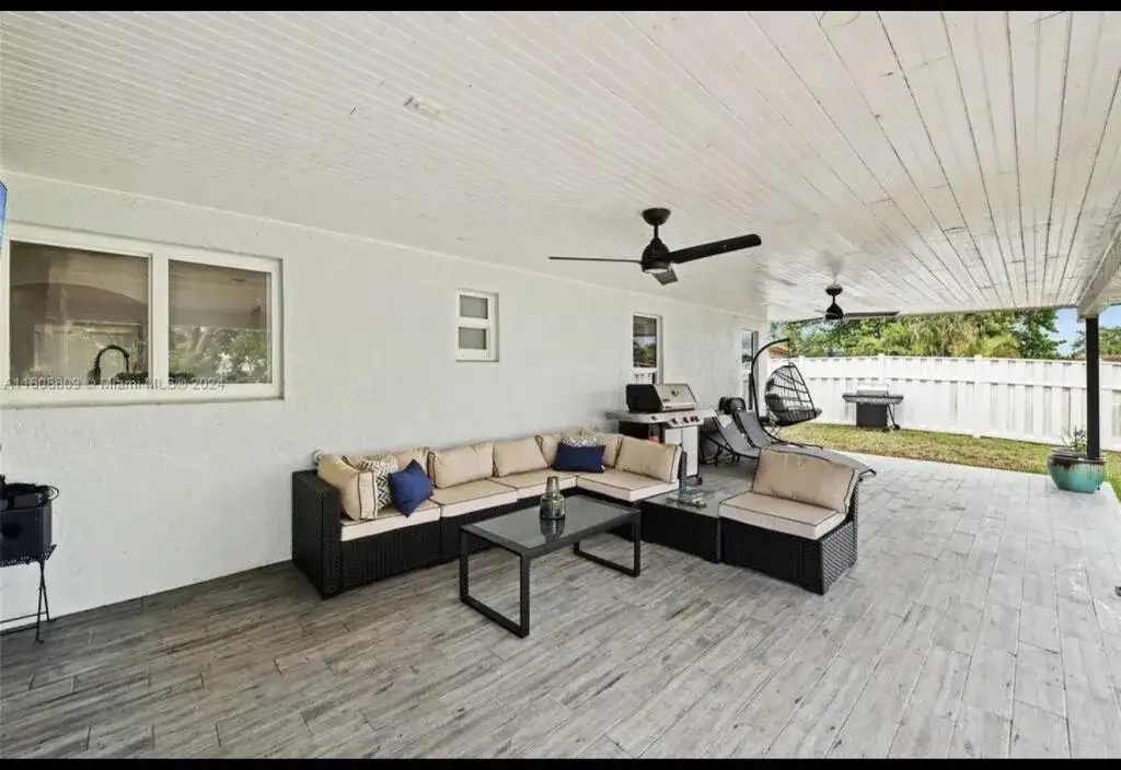 2510 NW 110th Terrace, Sunrise FL 33322 photo 3