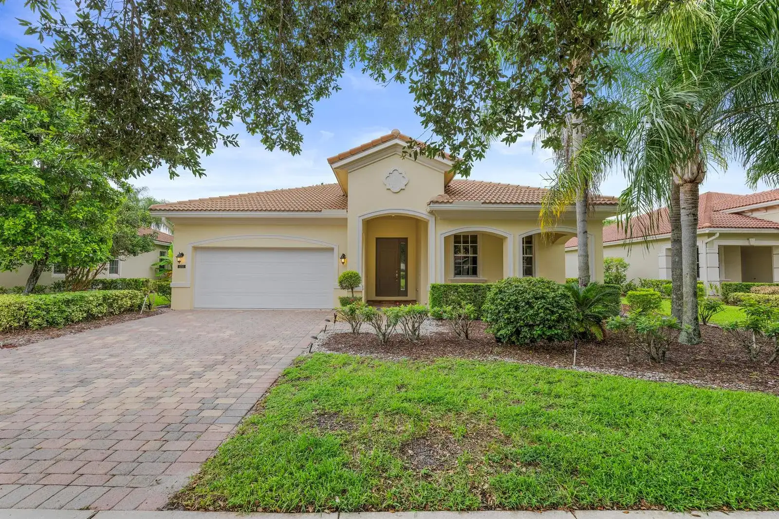 6752 OSAGE Circle, FL 33413 photo 3