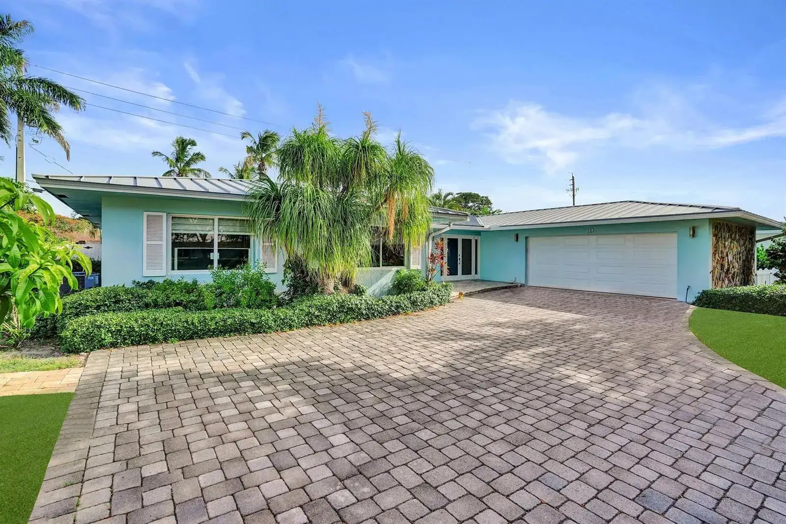 10 Minnetonka Road, Sea Ranch Lakes FL 33308 photo 2