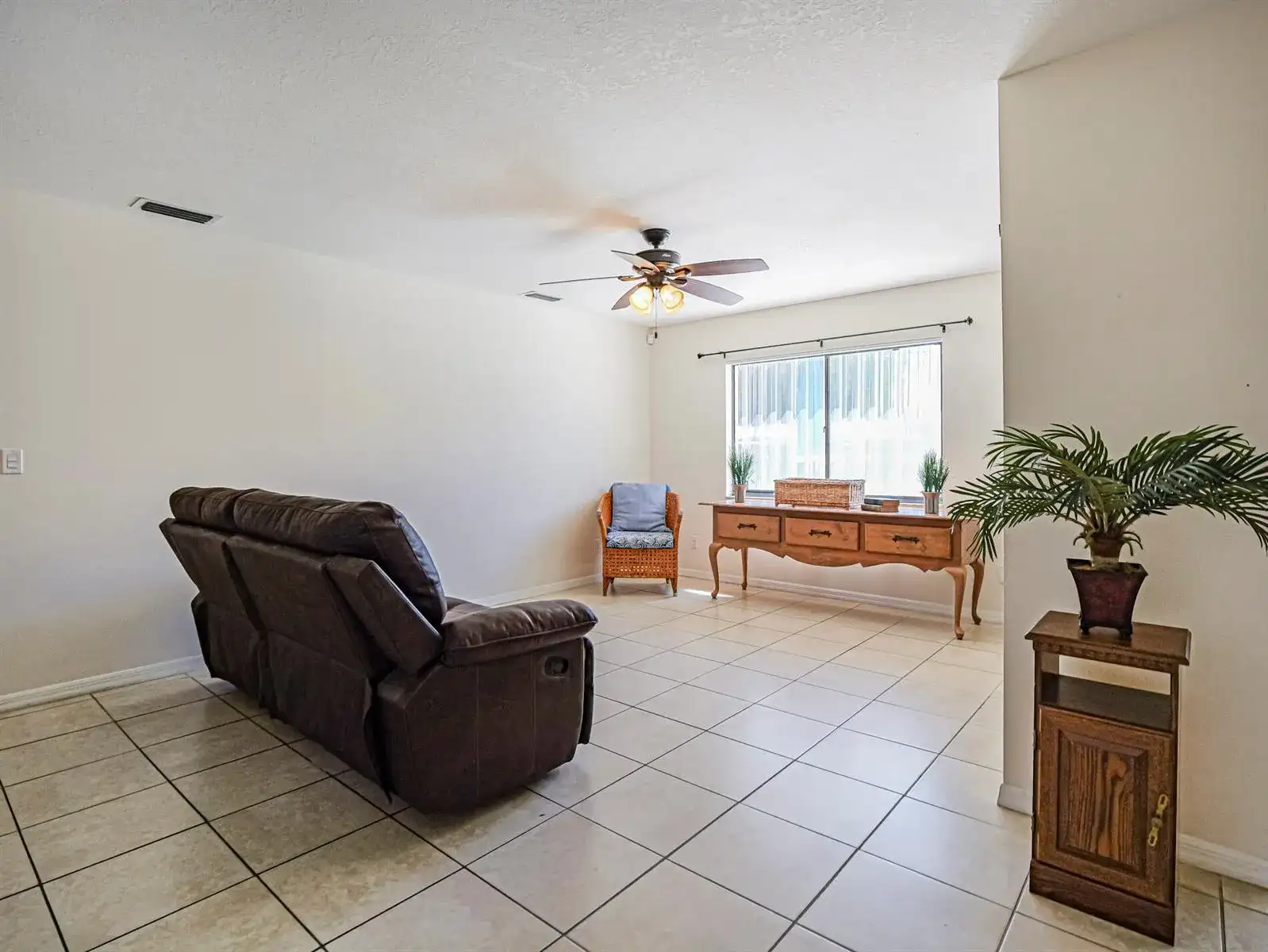 660 26th Court, Vero Beach FL 32962 photo 4