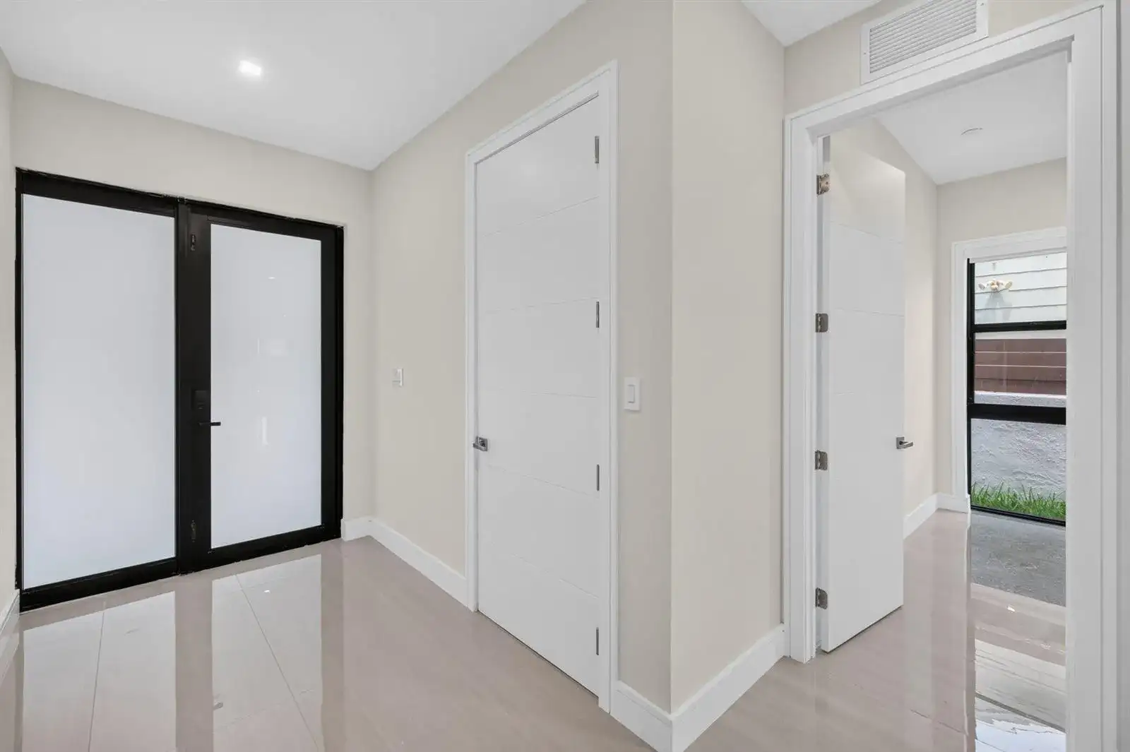 704 SW 9th Street, Fort Lauderdale FL 33315 photo 5