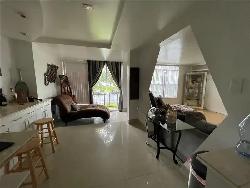 3690 INVERRARY Drive # 2Z, Lauderhill FL 33319 photo 3