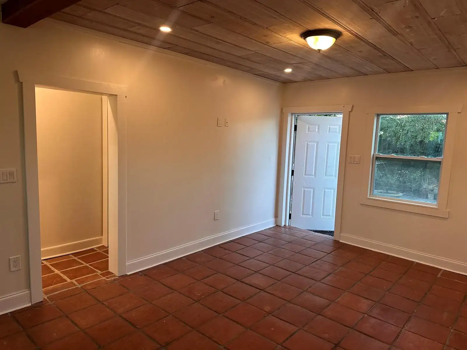 4707 Garden Avenue, West Palm Beach FL 33405 photo 2