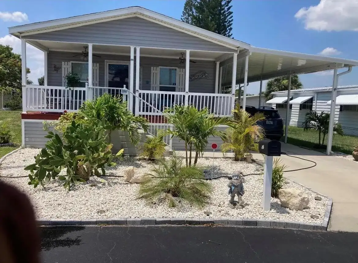 88 Sandhill Boulevard, Fort Pierce FL 34982 photo 2