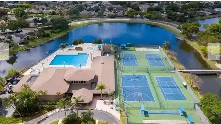 2242 NW 39TH Avenue, Coconut Creek FL 33066 photo 2