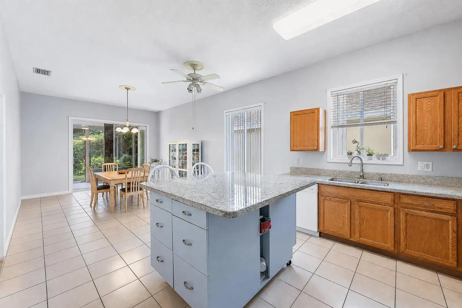 2522 SE Springtree Place, Stuart FL 34997 photo 5