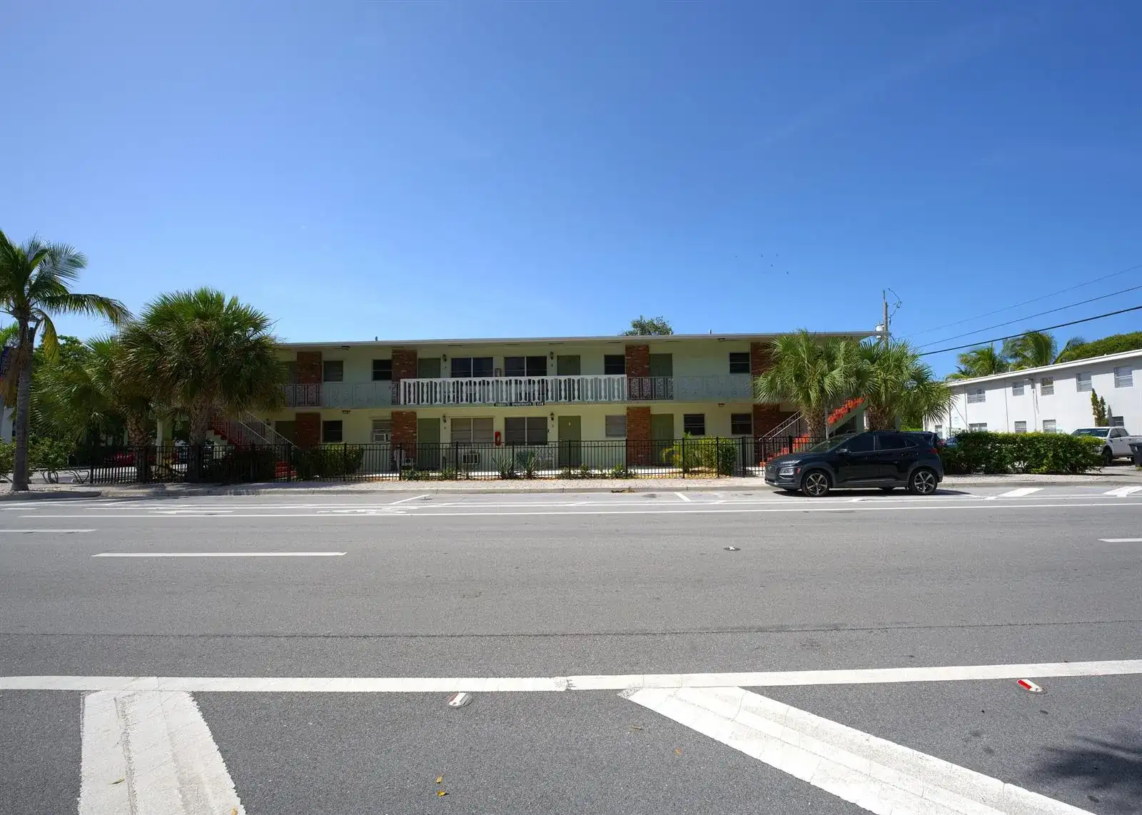 220 Lucerne Avenue # 4, FL 33460 photo 2