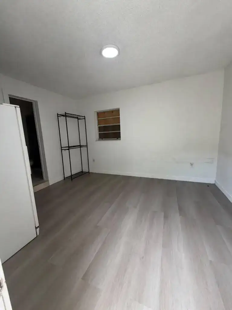 2137 NW 1st Terrace # R, Miami FL 33125 photo 3