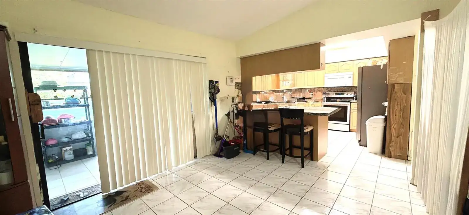 2000 NW 70th Lane, Margate FL 33063 photo 5
