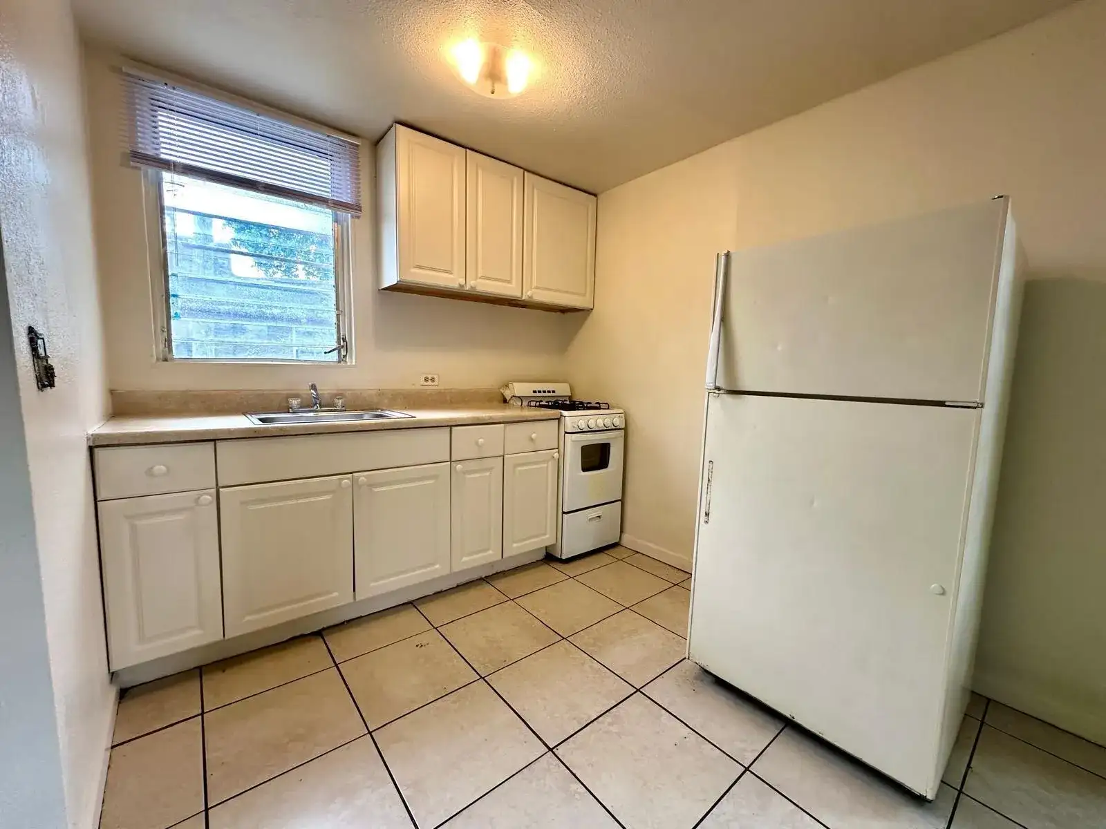 610 33rd Street, West Palm Beach FL 33407 photo 2