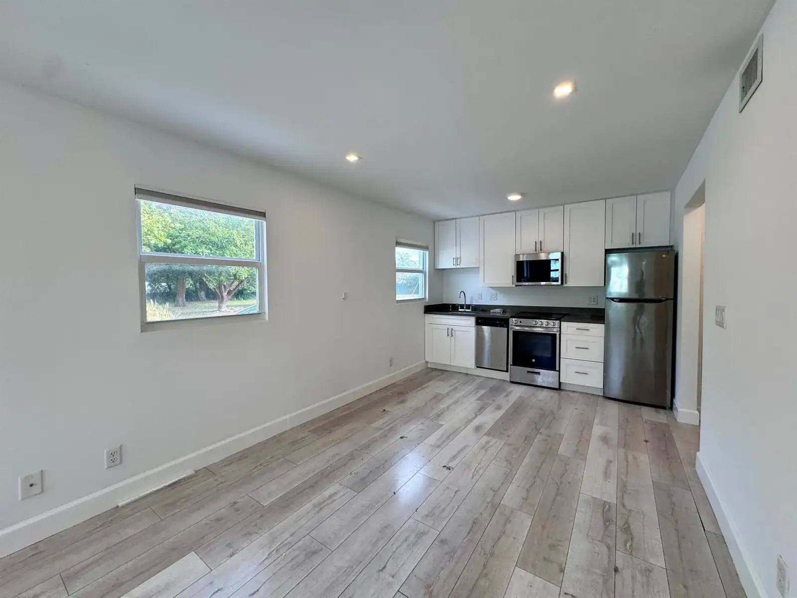 102 S K Street Unit 1, FL 33460 photo 5