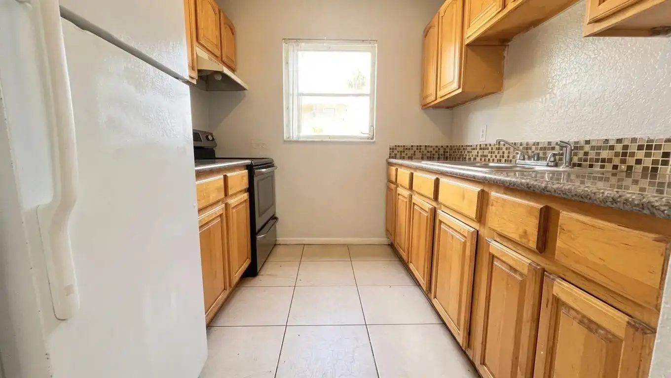 200 Croton Avenue # 111, Lantana FL 33462 photo 2
