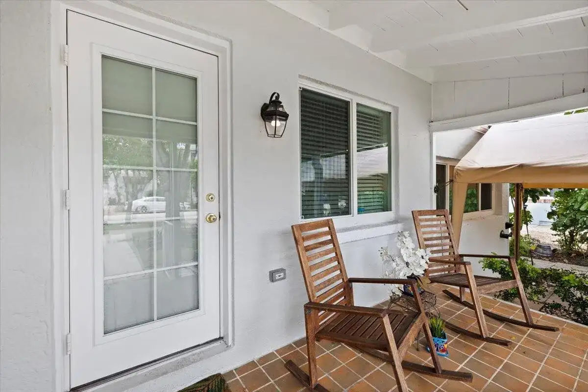 305 NE 14th Avenue, Fort Lauderdale FL 33301 photo 4