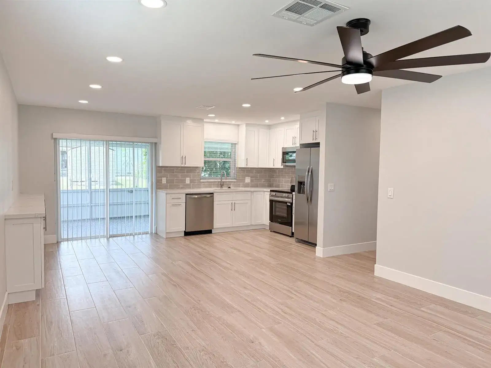 7430 Cocoanut Drive, Lake Worth FL 33467 photo 4