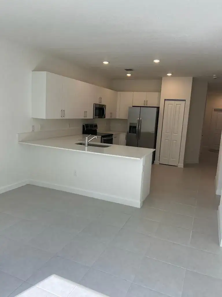 237 SW 159TH Way, Pembroke Pines FL 33027 photo 5