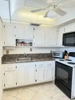 276 Saxony F, Delray Beach FL 33446 photo 3