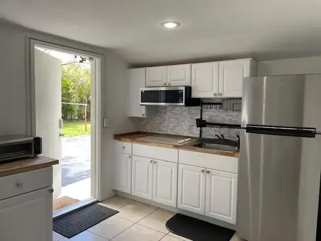 821 SW 13TH Court # 1A, Pompano Beach FL 33060 photo 2