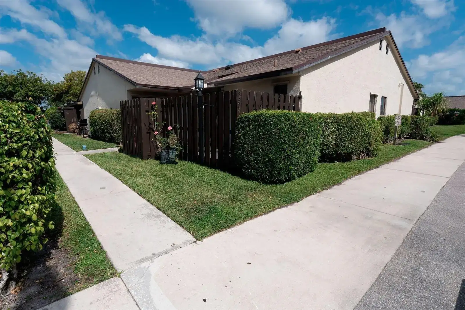 3504 WATERVIEW Circle, Palm Springs FL 33461 photo 2