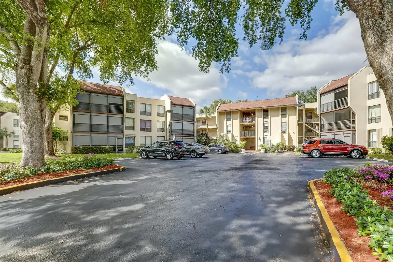 6751 N UNIVERSITY Drive # 302, Tamarac FL 33321 photo 3