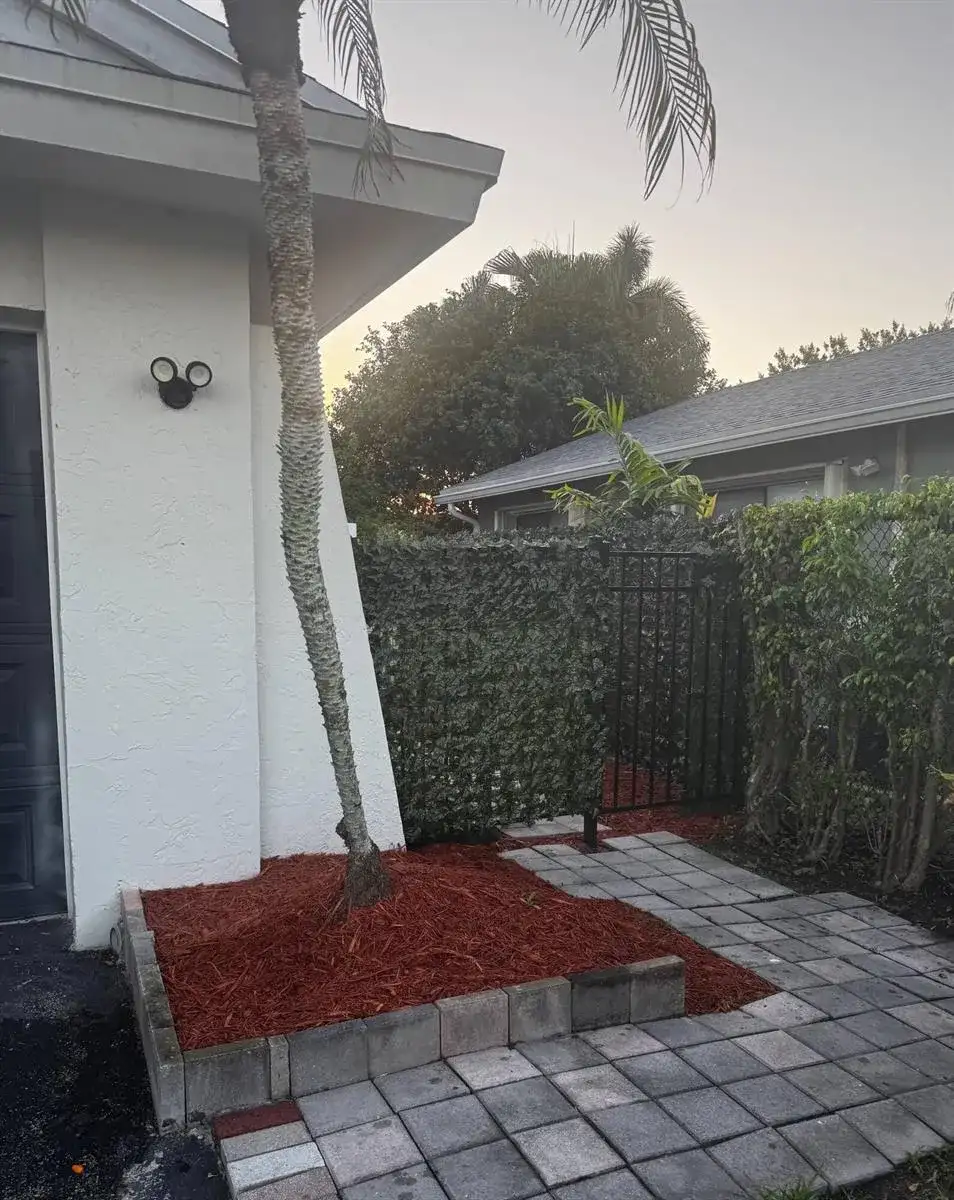 7030 NW 22ND Way, Margate FL 33063 photo 2