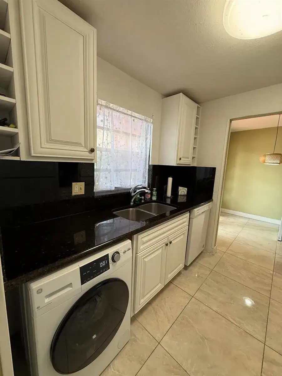 22 GOLFS EDGE # B, West Palm Beach FL 33417 photo 4