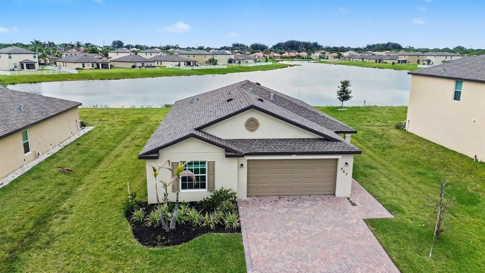 969 Bent Creek Drive, Fort Pierce FL 34947 photo 5
