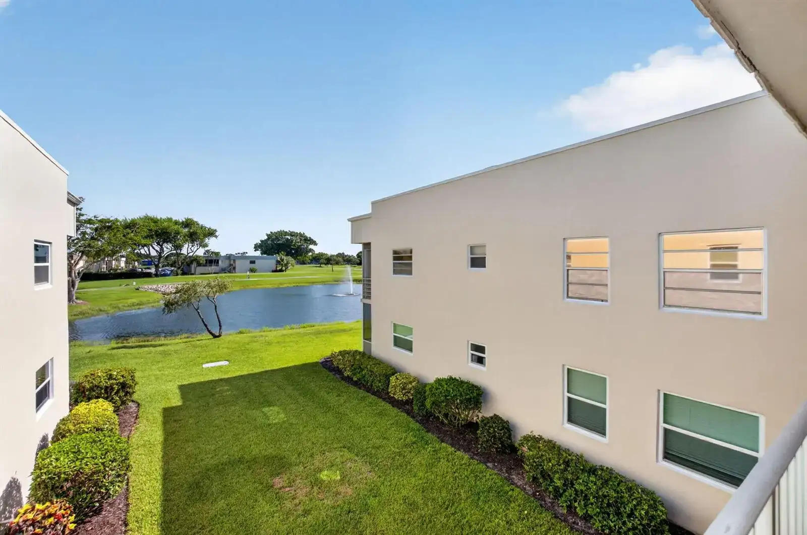 332 Capri G, Delray Beach FL 33484 photo 3