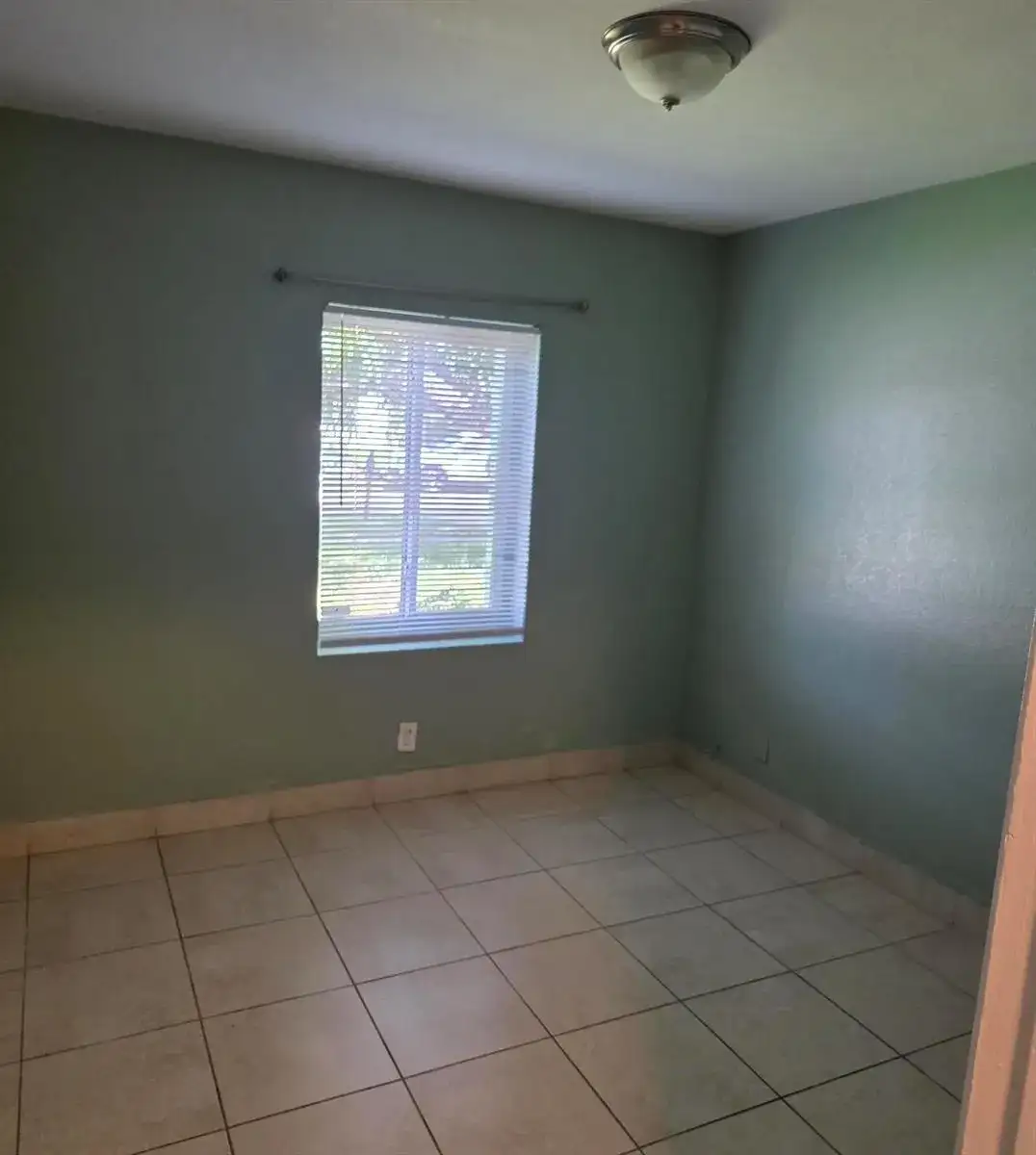 313 SW 80TH Avenue, North Lauderdale FL 33068 photo 5