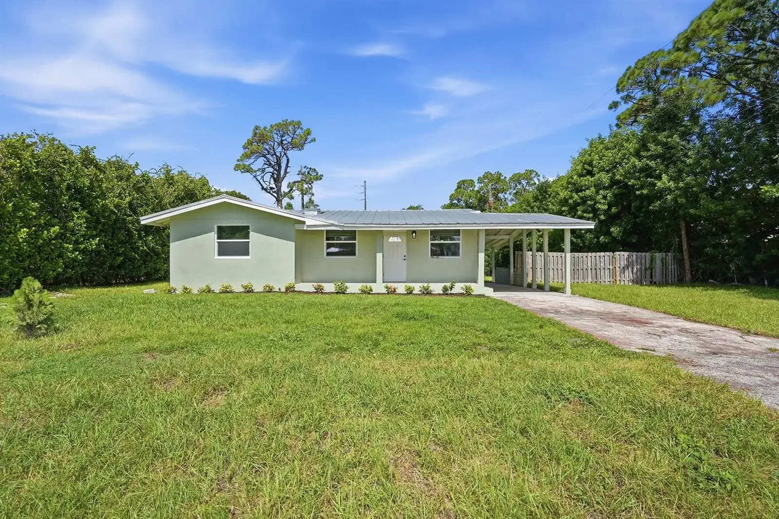 5926 SE INEZ Avenue, Stuart FL 34997 photo 2