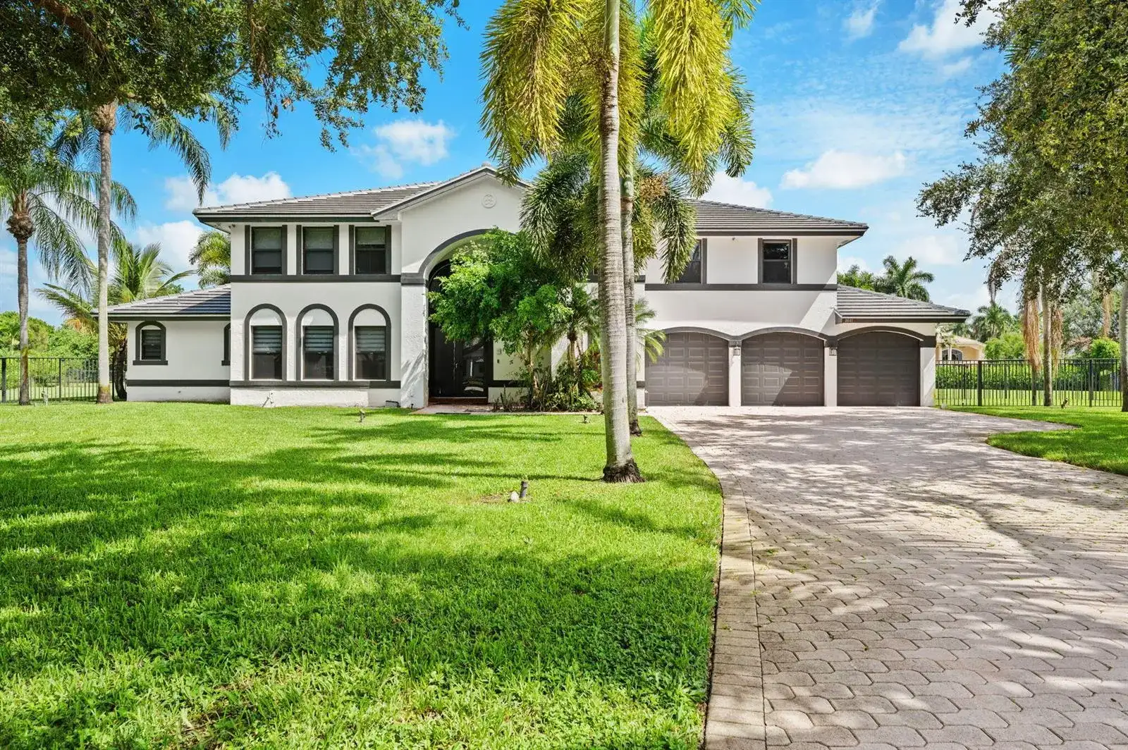 10641 SW 37TH Place, Davie FL 33328 photo 2