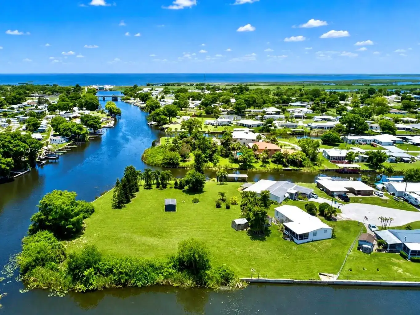 2717 SE 32nd Street, Okeechobee FL 34974 photo 2