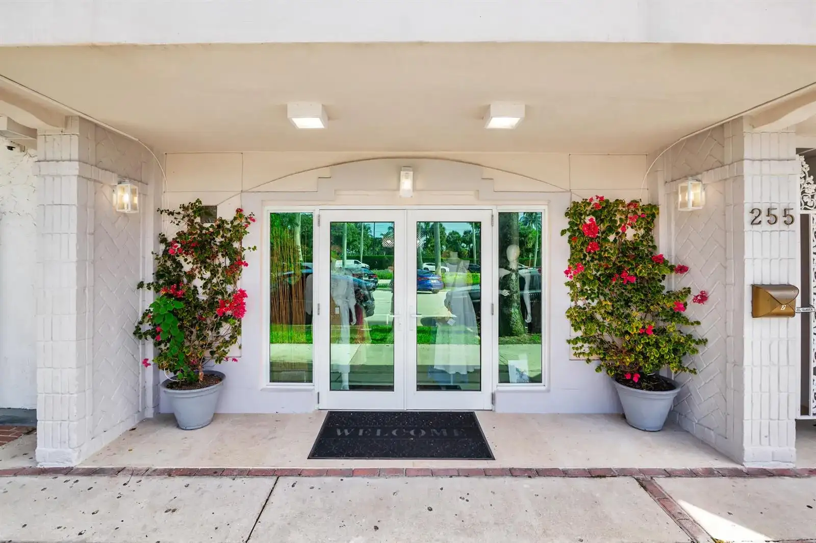 255 Royal Poinciana Way, Palm Beach FL 33480 photo 3