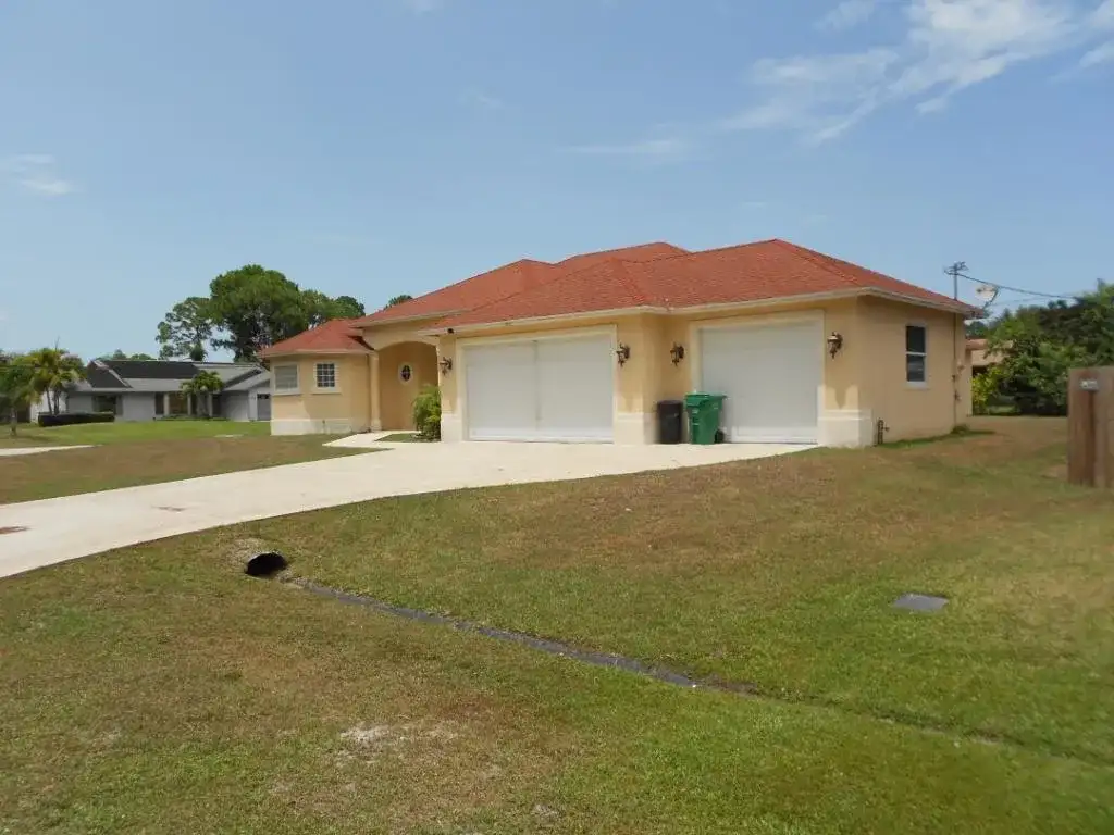 1221 SE Navajo Lane, Port St. Lucie FL 34983 photo 2